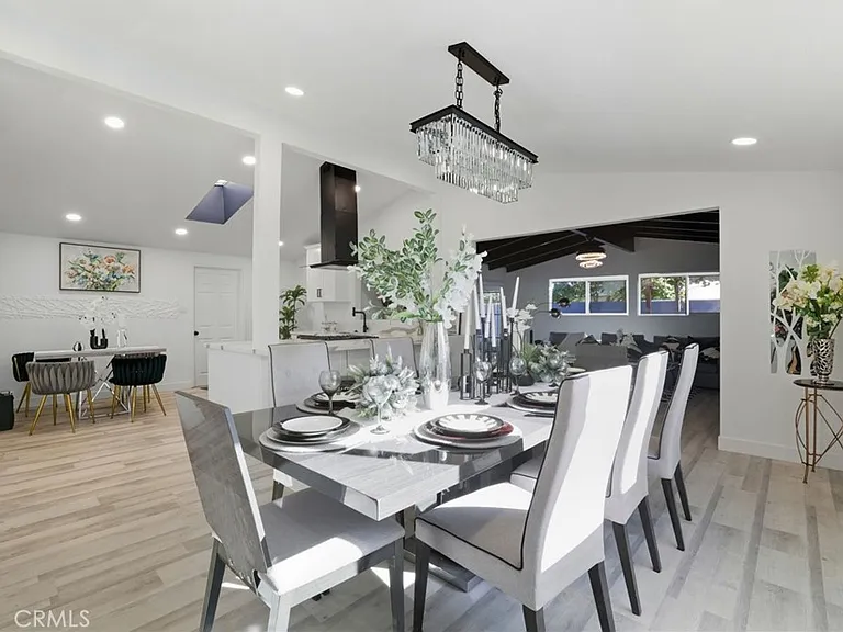 91272733c065f0566bd927a55fca1dd0-cc_ft_768